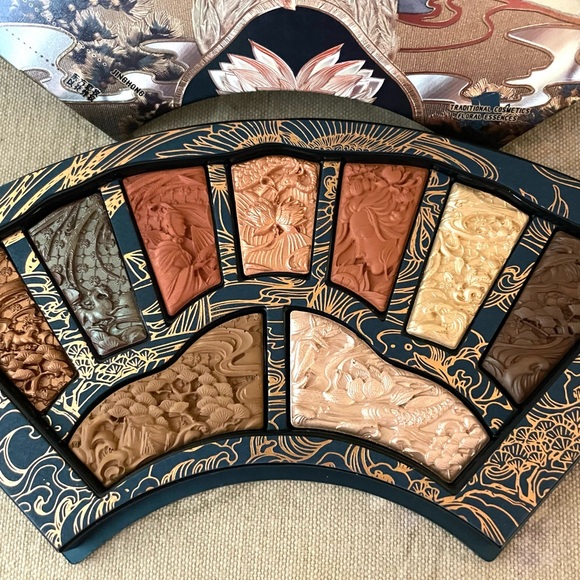 FLORASIS🌸Makeup Palette engraved - Picture 8 of 8